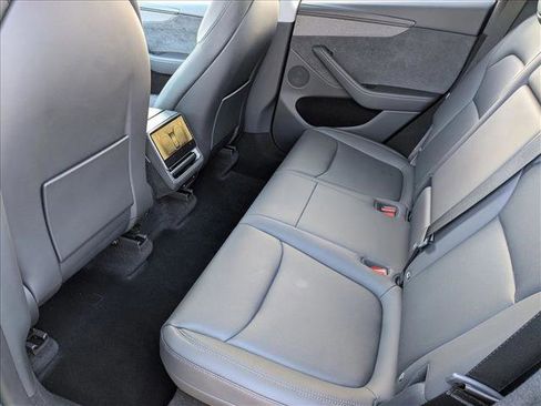 Used 2026 Tesla Model Y Long Range image 19