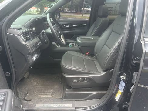 Used 2023 GMC Yukon Denali AWD/4WD image 9