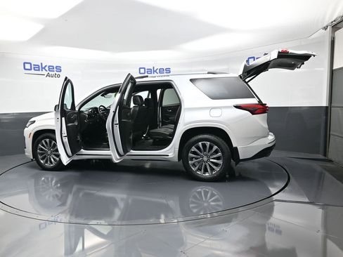 Used 2023 Chevrolet Traverse Premier w/ LPO, Floor Liner Package image 63