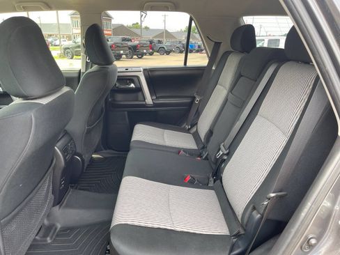 Used 2016 Toyota 4Runner SR5 AWD/4WD image 13