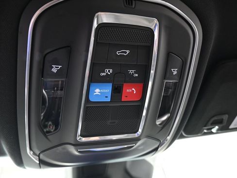Used 2022 Jeep Grand Cherokee L Laredo RWD image 31