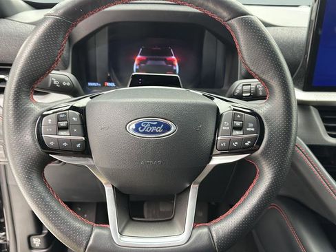 Used 2025 Ford Explorer ST-Line w/ ST-Line Street Pack AWD/4WD image 16