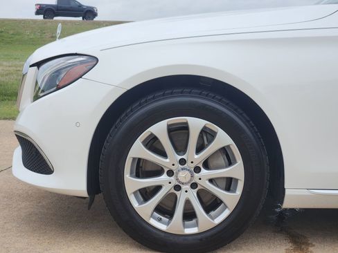 Used 2017 Mercedes-Benz E 300 4MATIC image 13