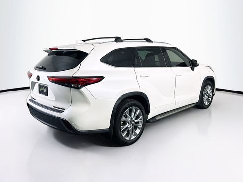 Used 2021 Toyota Highlander Limited AWD/4WD image 9