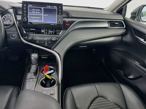 Used 2024 Toyota Camry SE w/ Cold Weather Package FWD image 31