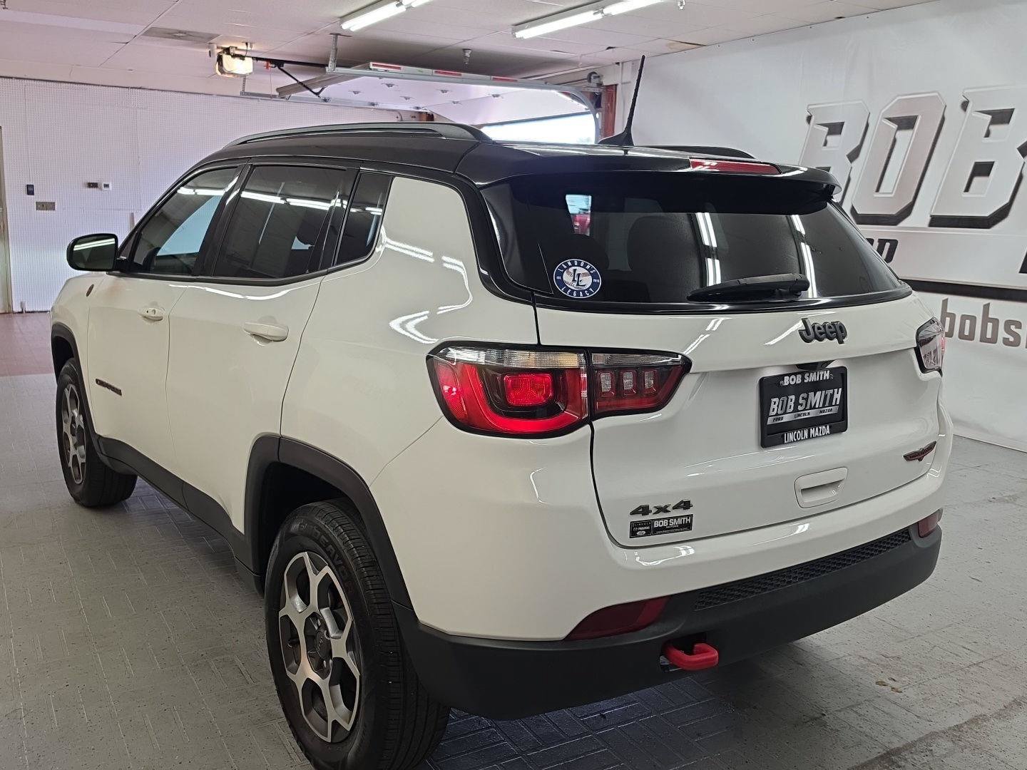 Used 2022 Jeep Compass Trailhawk w/ Trailhawk Convenience Group AWD/4WD image 4