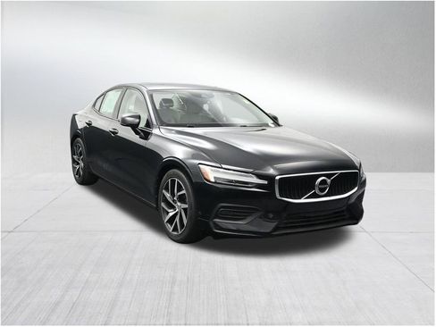 Used 2019 Volvo S60 T5 Momentum w/ Premium Package FWD image 7