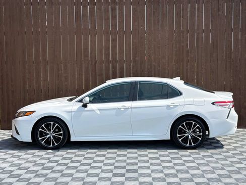 Used 2020 Toyota Camry SE FWD image 12