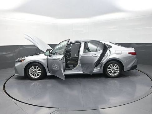 Used 2025 Toyota Camry LE FWD image 41