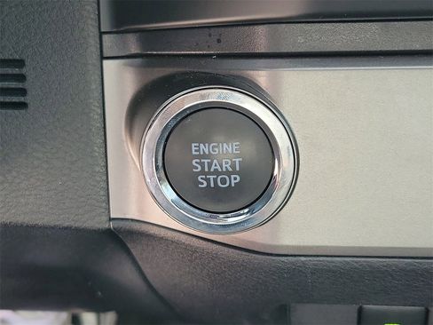 Used 2022 Toyota Tacoma Limited image 28