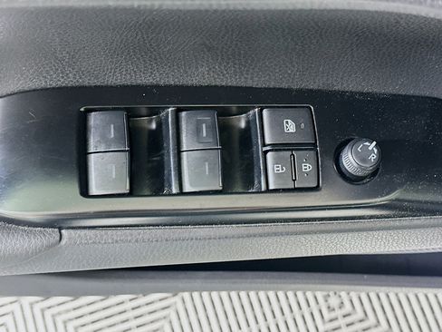 Used 2026 Toyota Camry SE FWD image 15