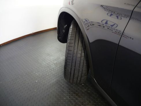 Used 2020 Mercedes-Benz GLC 300 4MATIC image 17