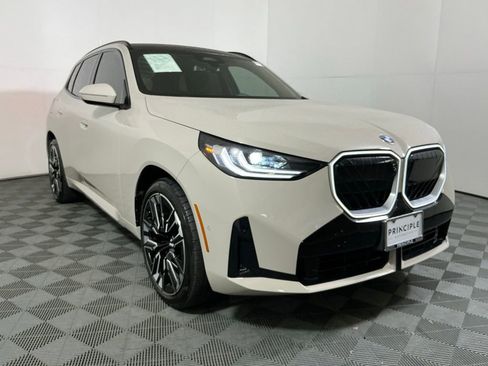 Certified 2025 BMW X3 xDrive30 w/ Premium Package AWD/4WD image 4