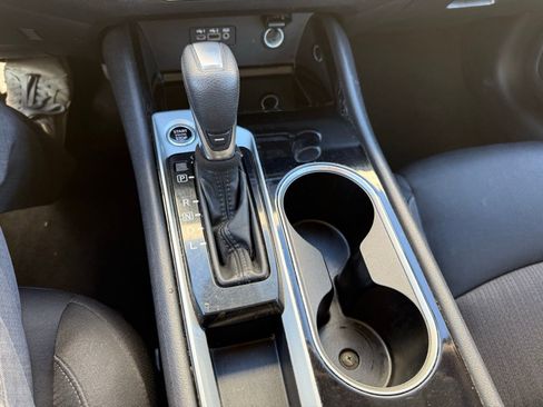 Used 2024 Nissan Altima 2.5 SV image 36