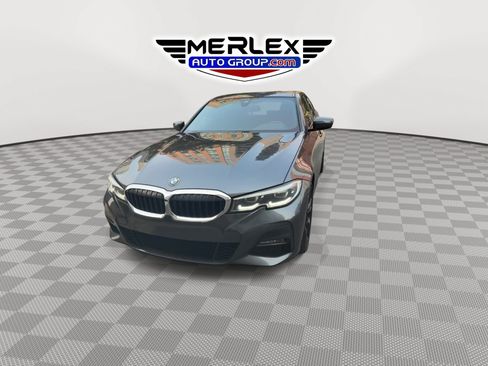Used 2021 BMW 330i Sedan w/ M Sport Package RWD image 3