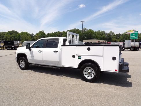 Used 2025 Chevrolet Silverado 3500 W/T w/ WT/CX Safety Package AWD/4WD image 4