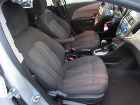 Used 2012 Chevrolet Sonic LT image 21