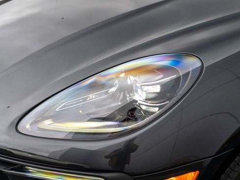 New 2026 Porsche Macan image 30