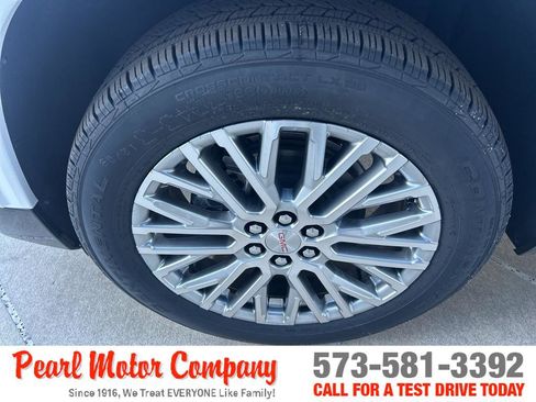 New 2026 GMC Acadia Denali w/ Super Cruise Package image 9