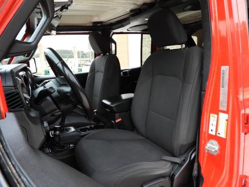 Used 2019 Jeep Wrangler Unlimited Sport S image 41