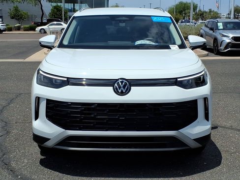 Certified 2025 Volkswagen Tiguan S FWD image 2