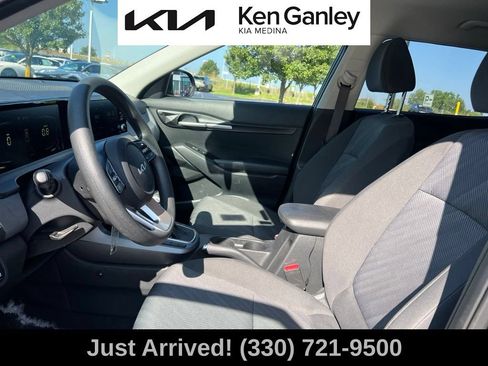 Used 2024 Kia Seltos LX AWD/4WD image 11