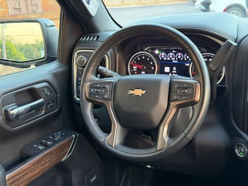 Used 2020 Chevrolet Silverado 1500 High Country w/ Technology Package AWD/4WD image 18