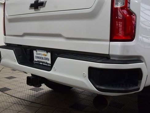 Used 2022 Chevrolet Silverado 2500 High Country w/ Safety Package II image 16