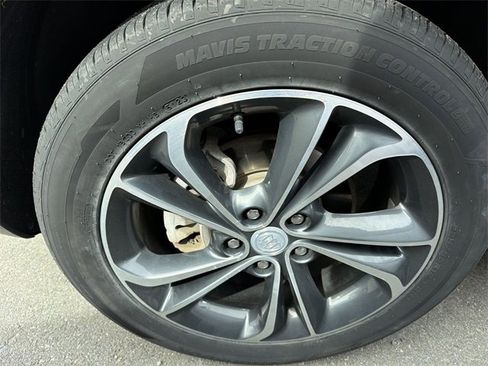 Used 2021 Buick Encore GX Select image 10