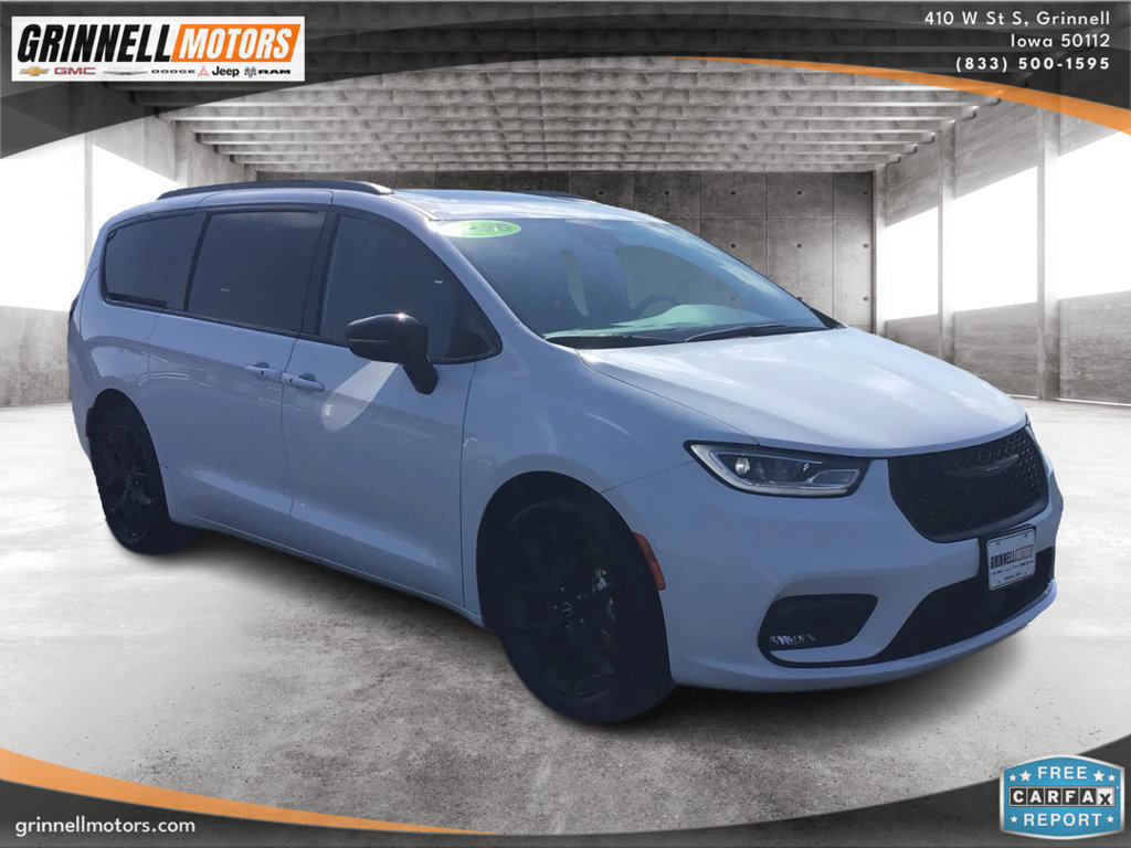 Used 2026 Chrysler Pacifica Limited w/ S Appearance Package FWD image 3