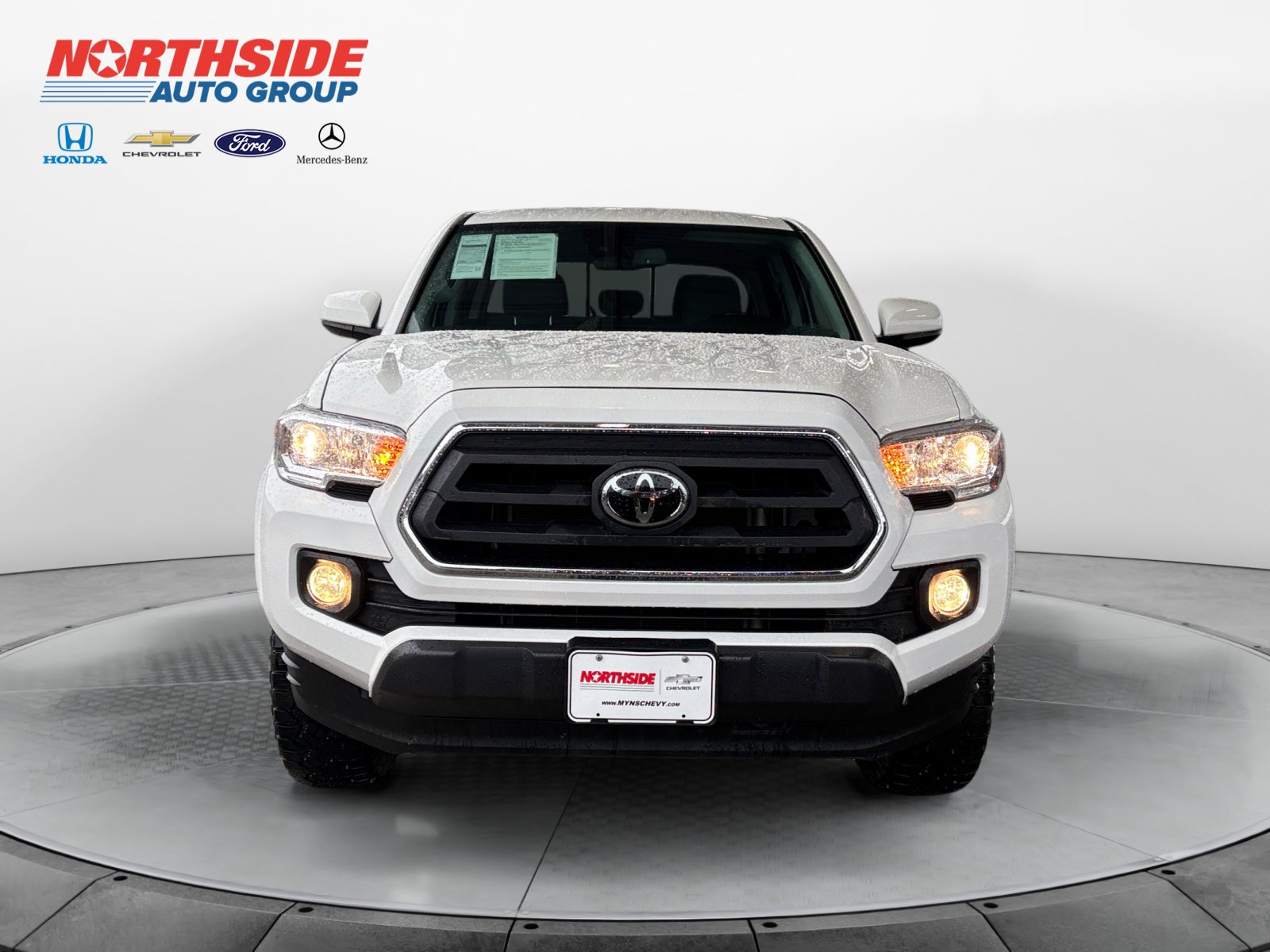 Used 2023 Toyota Tacoma SR5 RWD image 2
