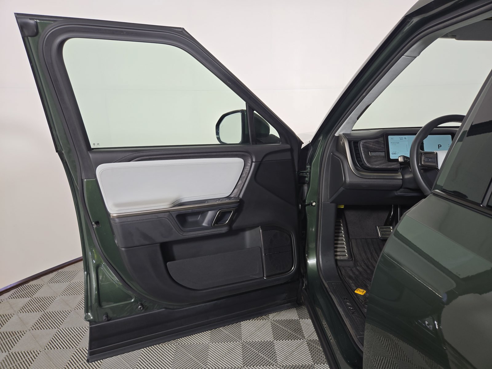 Used 2023 Rivian R1T Adventure Quad AWD/4WD image 16