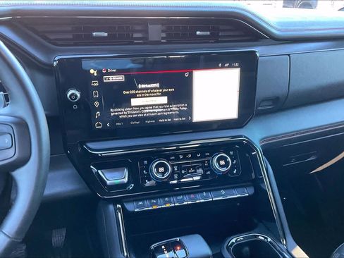 Used 2024 GMC Sierra 1500 AT4 w/ Technology Package image 6