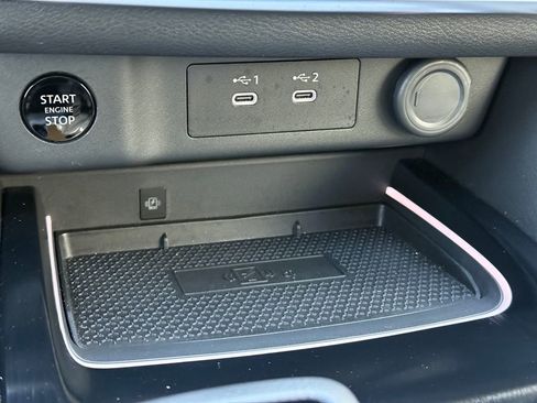 Used 2025 Nissan Rogue SL image 26