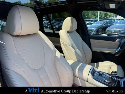 Used 2021 BMW X5 xDrive40i w/ Premium Package 2 AWD/4WD image 31
