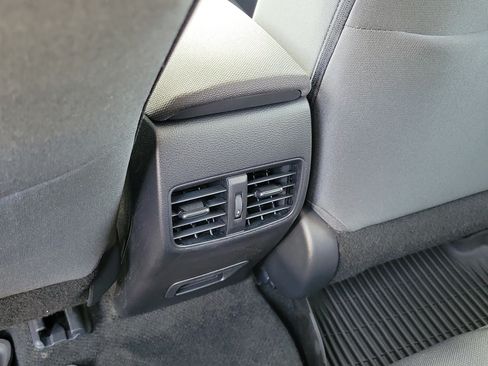 Used 2026 Toyota Corolla Cross LE FWD image 14