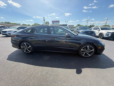 Used 2023 Hyundai Sonata SEL Plus FWD image 2