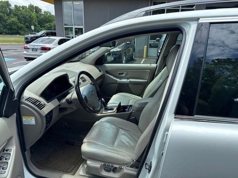 Used 2004 Volvo XC90 T6 AWD/4WD image 12