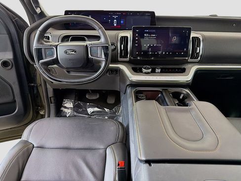 Used 2025 Ford Expedition Tremor AWD/4WD image 32