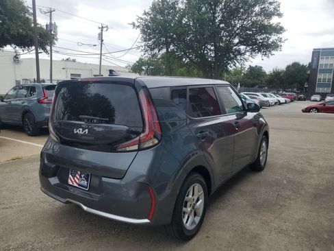 Used 2024 Kia Soul LX w/ Option Group 015 FWD image 6