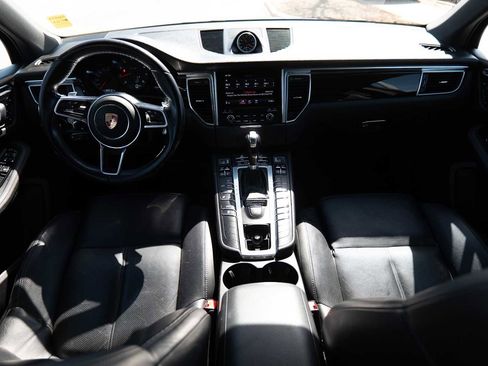 Used 2017 Porsche Macan image 27
