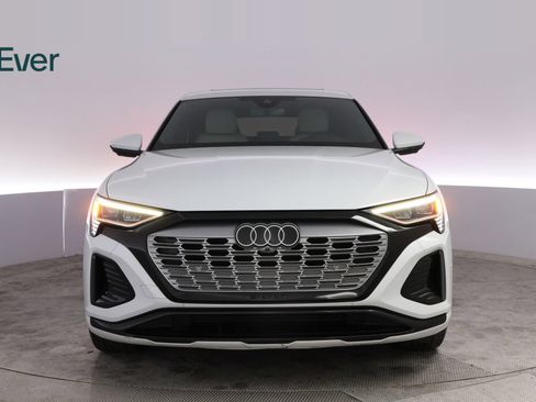 Used 2024 Audi Q8 e-tron Premium Plus w/ Premium Plus Package AWD/4WD image 12