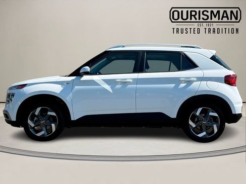 Used 2023 Hyundai Venue SEL image 3