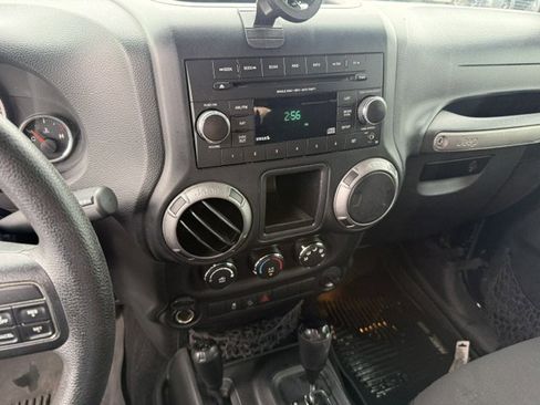 Used 2013 Jeep Wrangler Sport AWD/4WD image 17