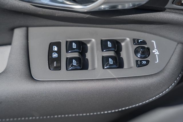 New 2027 Volvo XC90 B6 Plus AWD/4WD image 39
