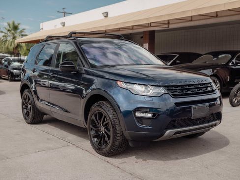 Used 2017 Land Rover Discovery Sport HSE AWD/4WD image 3