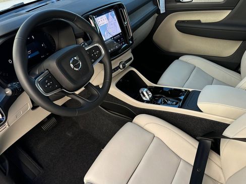 New 2026 Volvo XC40 B5 Plus w/ Protection Package Premier AWD/4WD image 10