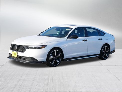 Used 2023 Honda Accord Sport image 3
