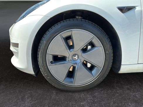 Used 2023 Tesla Model 3 Standard Range RWD image 9