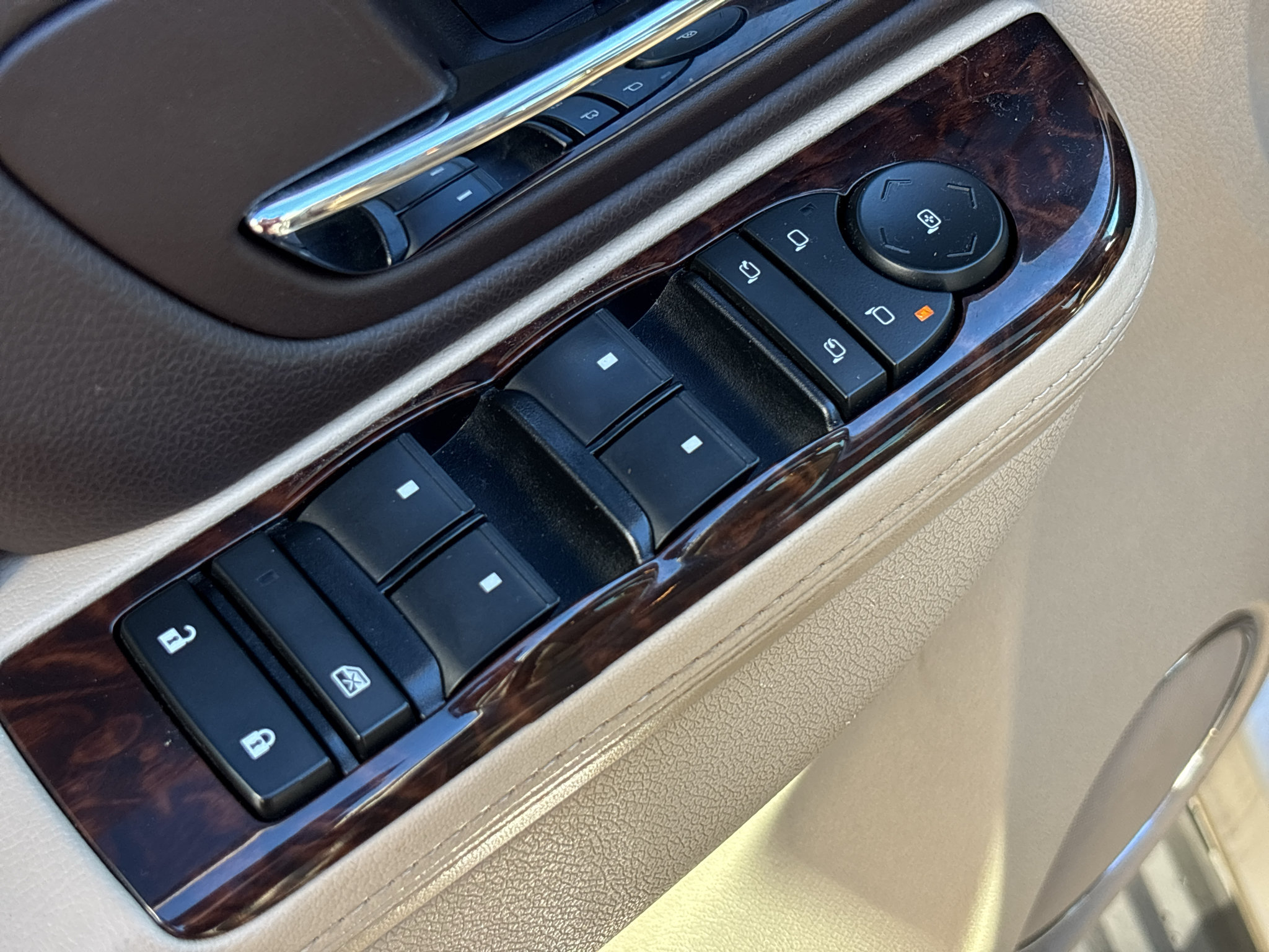 Used 2013 GMC Yukon XL Denali RWD image 14